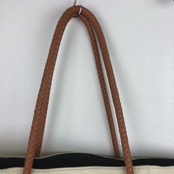 Super Cute NWOT Cream & Black Tote Bag Size 16 x 12 x 5 - Picture 2 of 6